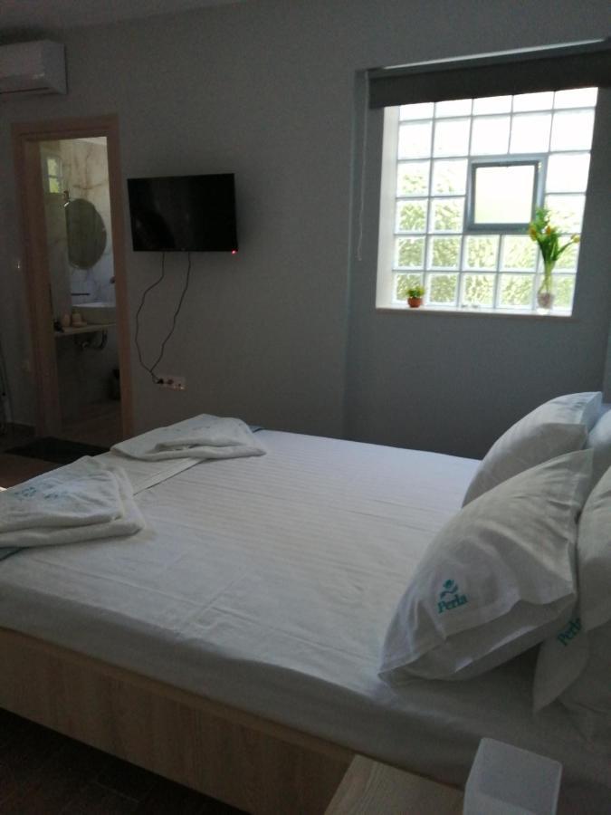 Perla Studios Paralia Dionysiou Ngoại thất bức ảnh